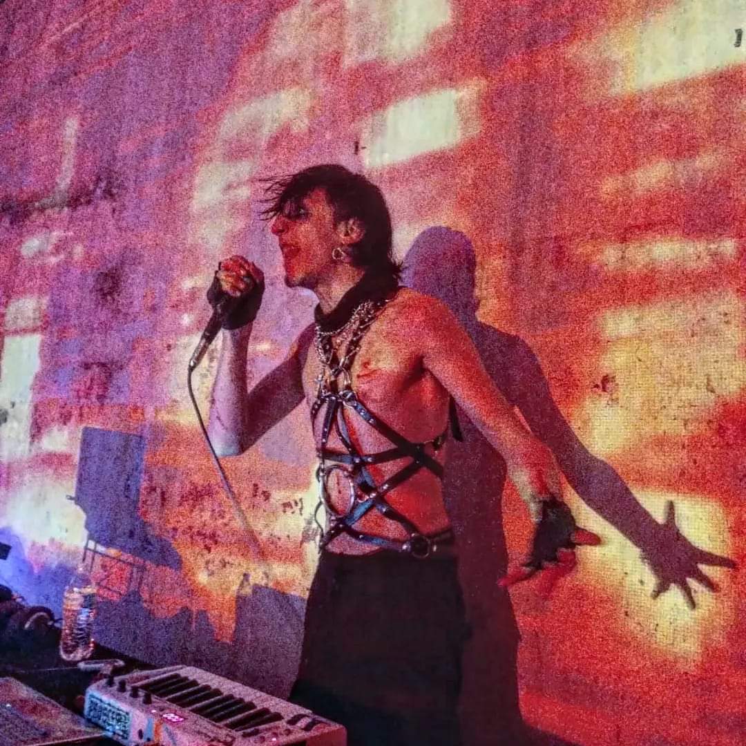 Divina Blasfemia - Desestabilizando la fe